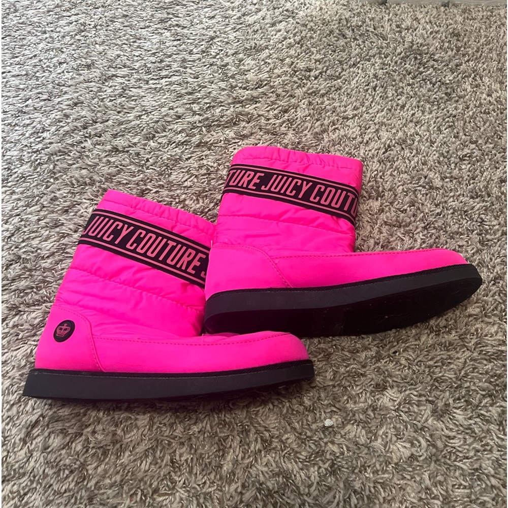 Juicy snow boots